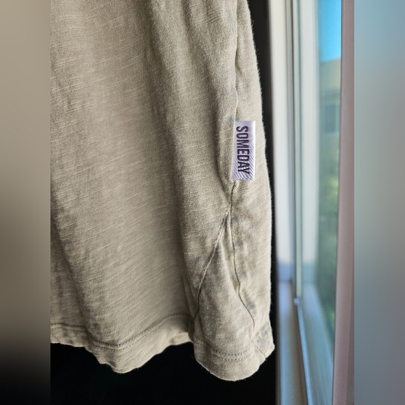 SOMETIME SOON KIDS FACE TEE /SZ 6 - Picture 4 of 7